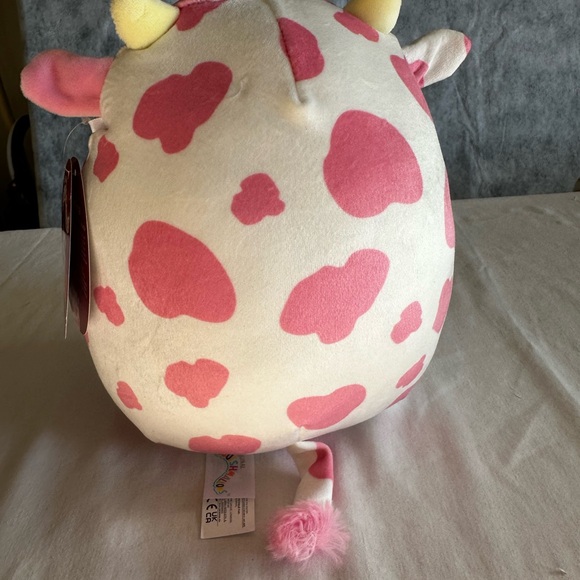 SQUISHMALLOW 9.5”VALENTINES EVANGELICA THE COW - Picture 3 of 9